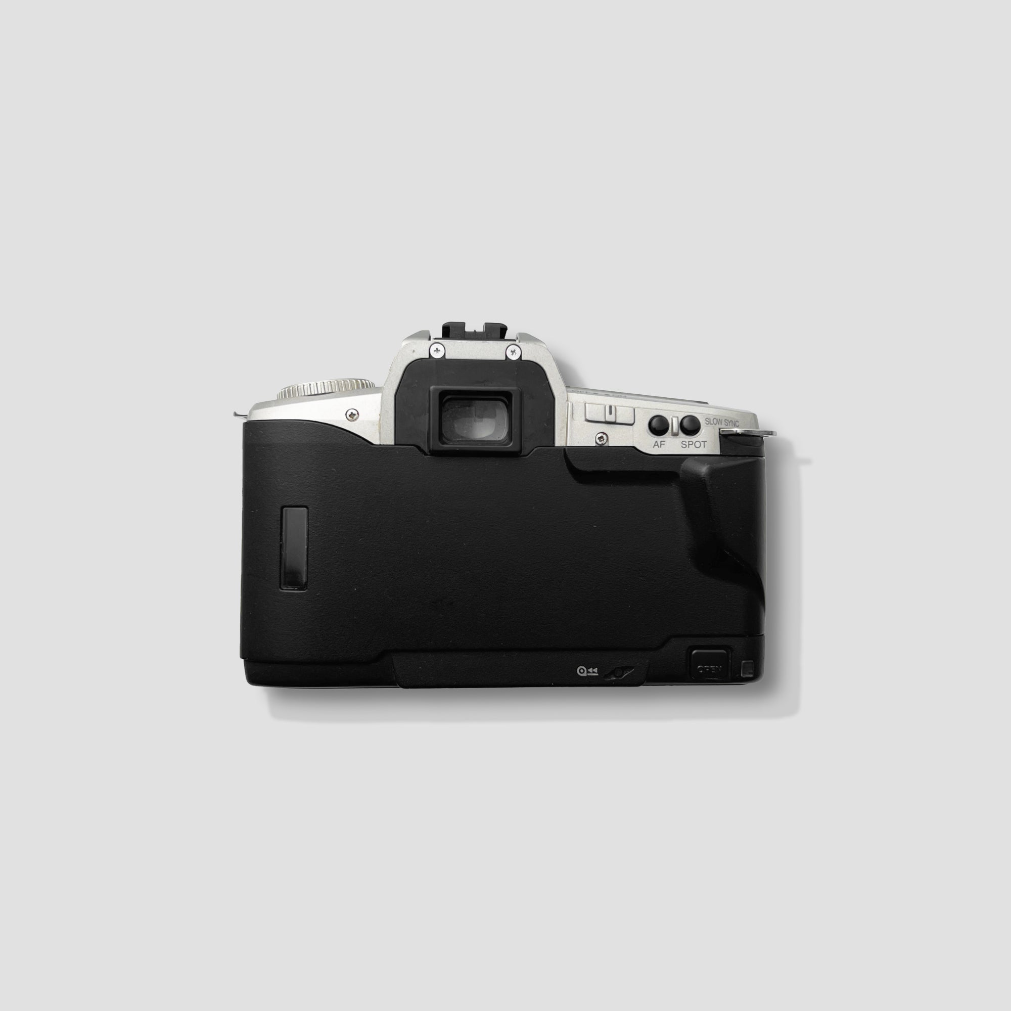 Minolta Dynax 4 35mm SLR Camera | Analogue Amsterdam – Analogue Shop