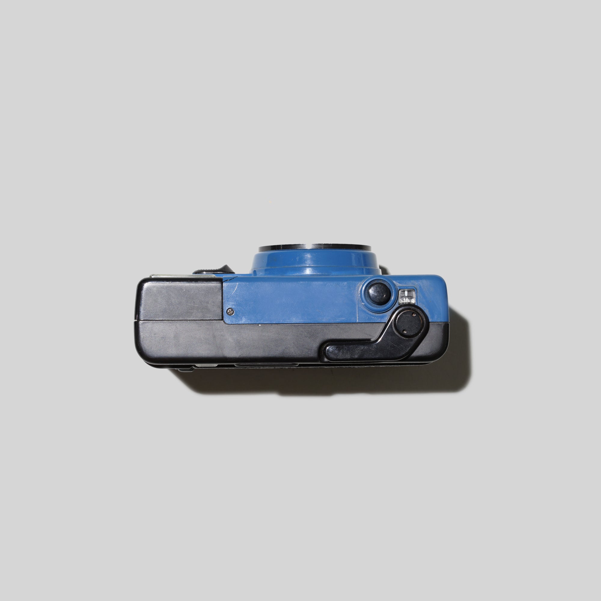 Appareil Photo Konica Pop-Super – Bleu, Compact, Fonctionnel, Vintage