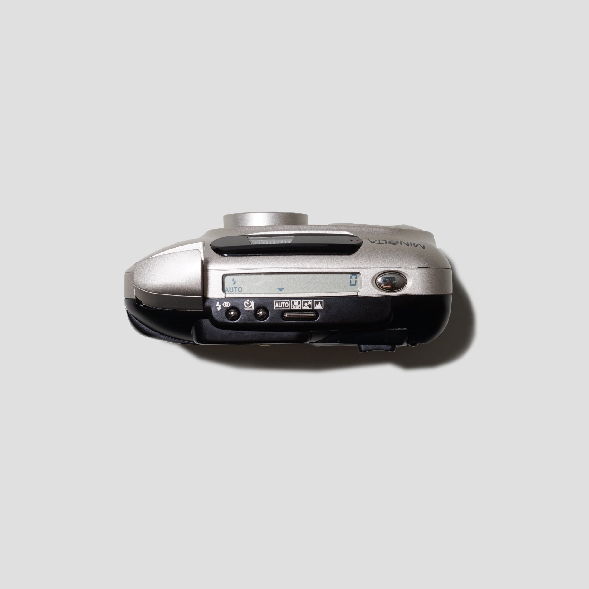 Buy Minolta Riva Zoom 75w now at Analogue Amsterdam