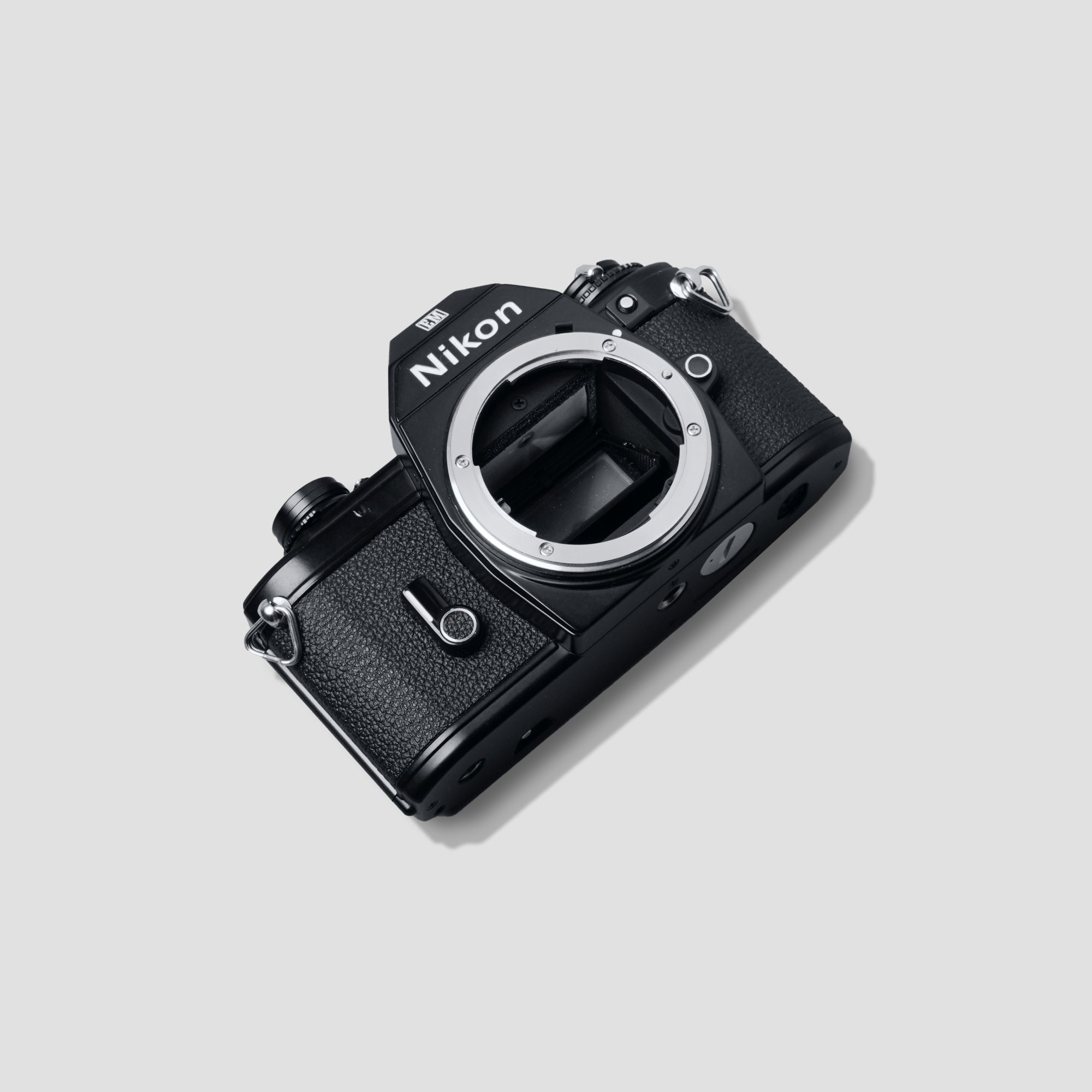 Nikon EM 35mm SLR カメラ | Analogue Shop