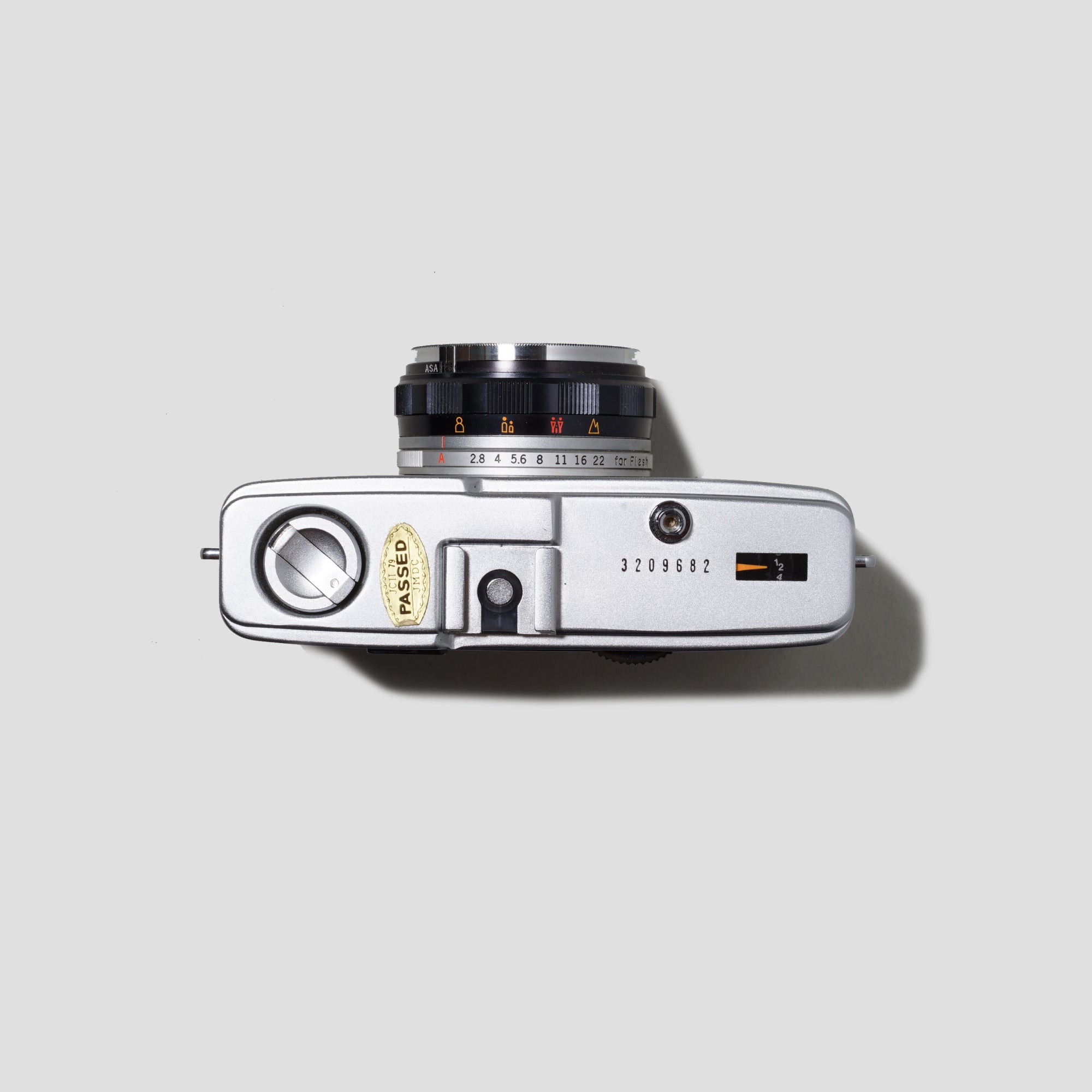 Olympus Trip 35 Green Leather | Analogue Amsterdam – Analogue Shop